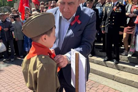 Коммунисты Севастополя отметили День Победы торжественным возложением цветов к Мемориалу героической обороны Севастополя 1941-1942 гг.