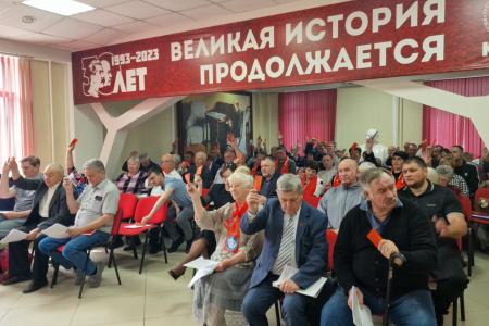 Коммунисты Алтайского края объявили о сборе подписей за отставку губернатора Виктора Томенко