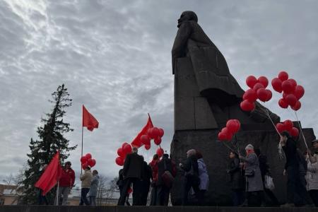 Карелия. Красный Первомай в Петрозаводске