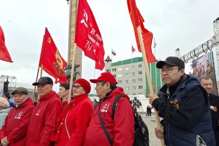 Помните! Через века, через года… Коммунисты Якутии провели серию акций в честь Дня Победы