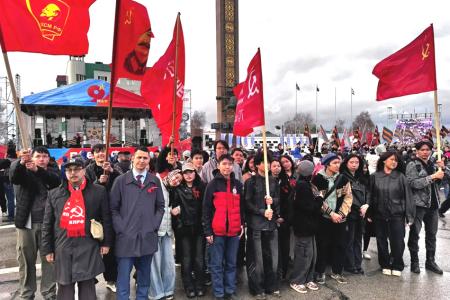 Помните! Через века, через года… Коммунисты Якутии провели серию акций в честь Дня Победы