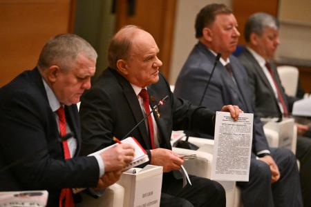 На переднем крае борьбы за мир и экологию: фракция КПРФ наметила ключевые задачи