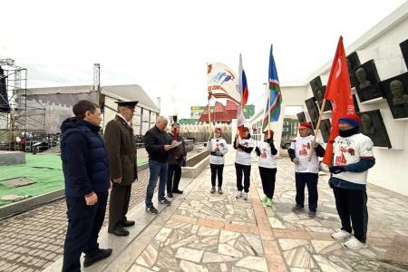 Якутия. Коммунисты дали старт традиционному забегу в честь Великой Победы