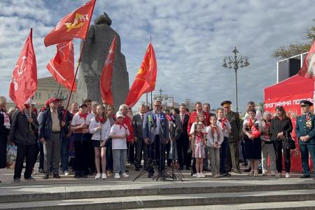 Руководитель фракции КПРФ в Мособлдуме Александр Наумов выступил на митинге в Москве, посвященном Дню памяти и скорби