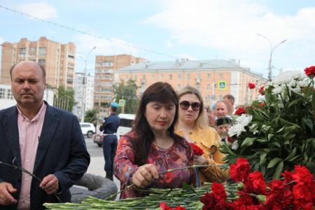 Коммунисты Рязани возложили цветы к Вечному огню в День памяти и скорби и приняли участие во Всероссийской минуте молчания