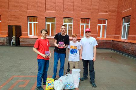 Красноярские комсомольцы провели гуманитарную акцию «Дорогою Добра»