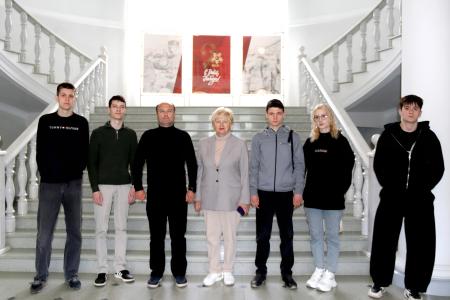 Рязань. Депутаты-коммунисты провели экскурсию для студентов