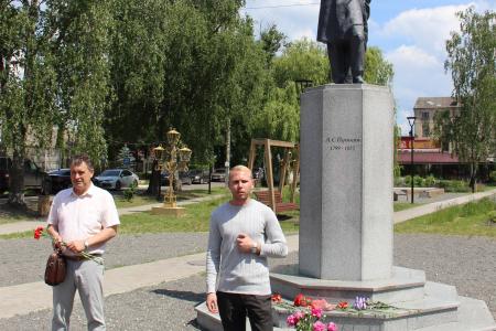 Язык Пушкина, Ленина и Гагарина должен жить! День русского языка в Брянске