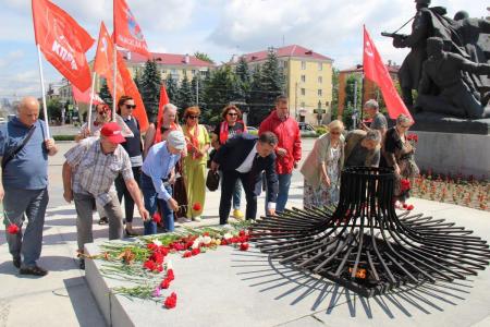 Коммунисты Брянщины провели памятные мероприятия в 85-ю годовщину начала Великой Отечественной войны