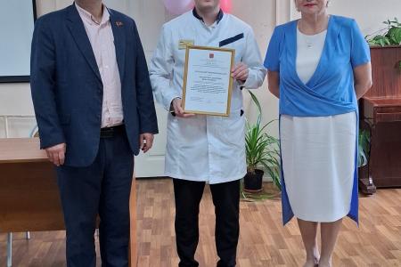 Депутаты-коммунисты поздравили мед работников Рязанского областного клинического госпиталя для ветеранов войн