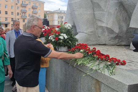 Коммунисты Рязани возложили цветы к Вечному огню в День памяти и скорби и приняли участие во Всероссийской минуте молчания
