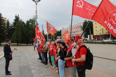 Брянские коммунисты отметили день партизан и подпольщиков