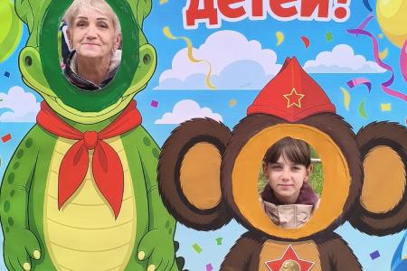 Красные шары в День защиты детей в Костроме