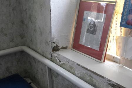Глава фракции КПРФ в Народном Хурале Калмыкии Николай Нуров проинспектировал капитальный ремонт сельских школ