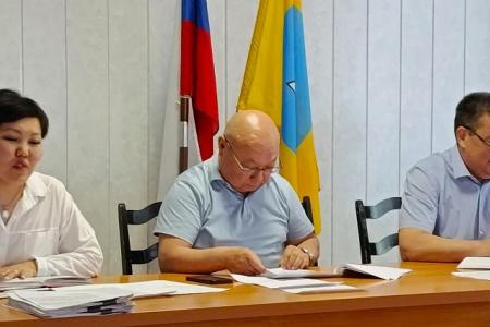 Республика Калмыкия. Николай Нуров представил депутатам Ики-Бурульского РМО проект решения о централизованном  водоснабжении