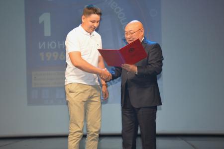 Секретари Калмыцкого рескома Компартии выступили с почетной миссией на торжественном собрании сотрудников аэронавигации