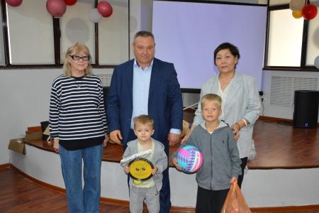 Подарки от Калмыцкого рескома партии в Международный день защиты детей