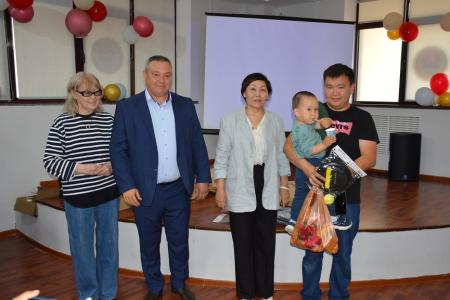 Подарки от Калмыцкого рескома партии в Международный день защиты детей