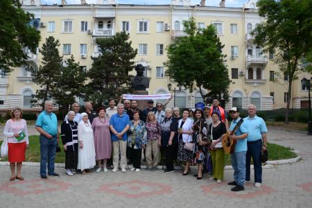 Астраханские коммунисты приняли участие в праздновании Дня русского языка