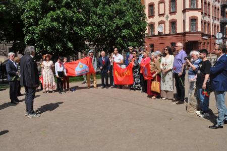 Санкт-Петербург. В городе трех революций День русского языка отметили выступлениями и стихами