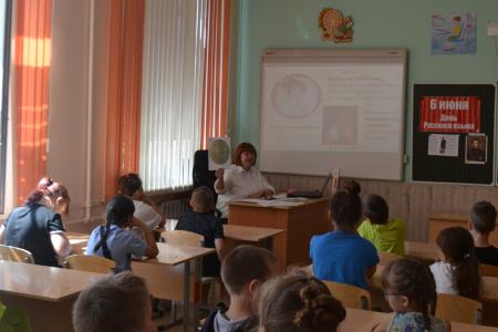 Рязань. День русского языка: продолжается воспитательная работа с подрастающим поколением