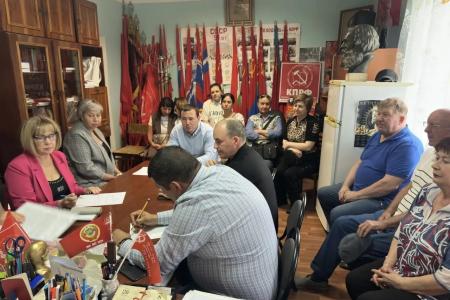 Голос глубинки должен быть услышан: Владимир Исаков проводит встречи с жителями Калужской области