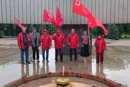 Коммунисты Самарской области почтили память погибших во время Великой Отечественной войны