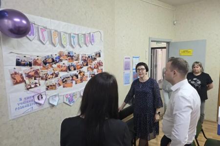 Депутат Госдумы фракции КПРФ Владимир Исаков в Международный день защиты детей посетил Социально-реабилитационный центр для несовершеннолетних в Тульской области