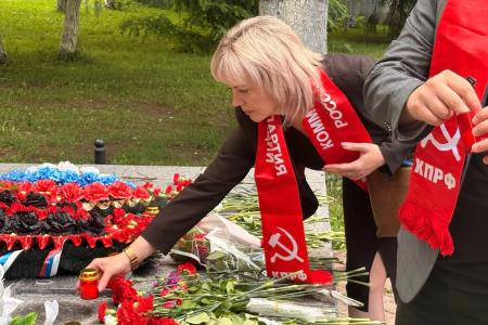 Коммунисты Пензы почтили память павших в годы Великой Отечественной войны