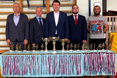 При содействии Олега Лебедева ко Дню защиты детей в г. Череповце Вологодской области проведены городские соревнования по самбо