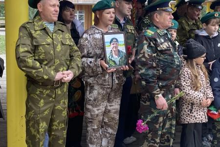 Воронежская область. Депутаты от КПРФ отметили наградами работу нововоронежских ветеранов - пограничников по воспитанию молодёжи