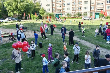 Детский праздник во дворе на проспекте Строителей в Иванове