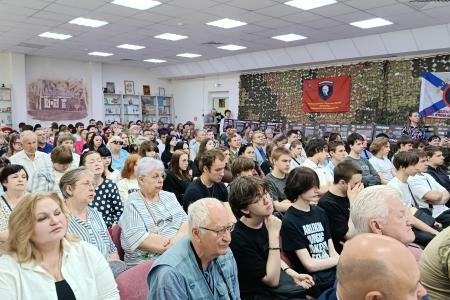 Рязань. Денис Сидоров: выставка «Герои операции «Поток» – важнейший вклад в патриотическое воспитание молодёжи