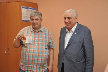 Василий Пархоменко поздравил с Днем социального работника коллектив ГКУ Севастопольского координационно-информационного центра социальной защиты