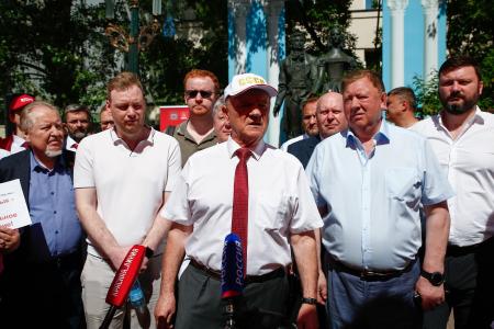 День Русского языка: Он числится по России