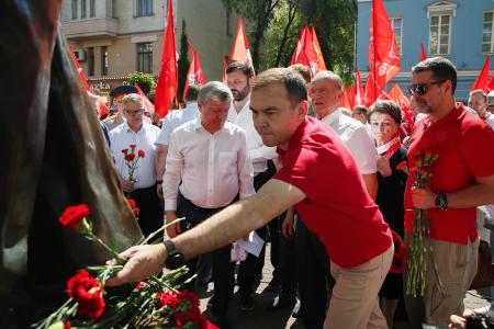 День Русского языка: Он числится по России