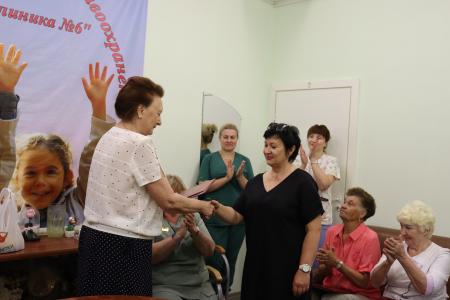 В преддверии Дня медицинского работника первый секретарь Сталинградского обкома КПРФ Тамара Головачева побывала в учреждениях здравоохранения своего избирательного округа