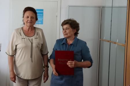 В преддверии Дня медицинского работника первый секретарь Сталинградского обкома КПРФ Тамара Головачева побывала в учреждениях здравоохранения своего избирательного округа