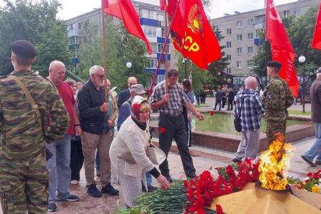 Вставай, страна огромная, вставай на смертный бой! В Балаково почтили память павших в годы Великой Отечественной войны