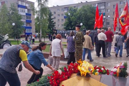 Вставай, страна огромная, вставай на смертный бой! В Балаково почтили память павших в годы Великой Отечественной войны