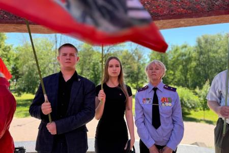 «Только социализм спасет мир от войн!»: В Нижегородской области коммунисты почтили память героев Великой Отечественной войны