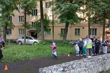 Лидер пензенских коммунистов Олег Шаляпин поздравил ребят своего округа с Днем защиты детей