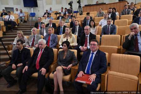 Стратегия Победы и курс «лево руля»: Г.А. Зюганов наметил задачи фракции КПРФ перед партийным съездом