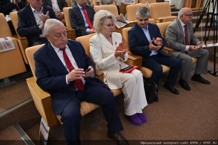 Стратегия Победы и курс «лево руля»: Г.А. Зюганов наметил задачи фракции КПРФ перед партийным съездом