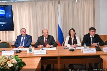 Битва за интеллект на круглом столе КПРФ: как Россия планирует возвращать технологический суверенитет