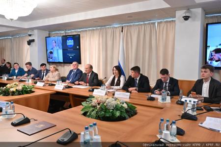 Битва за интеллект на круглом столе КПРФ: как Россия планирует возвращать технологический суверенитет