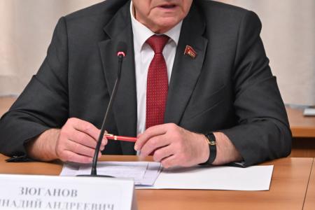 Битва за интеллект на круглом столе КПРФ: как Россия планирует возвращать технологический суверенитет