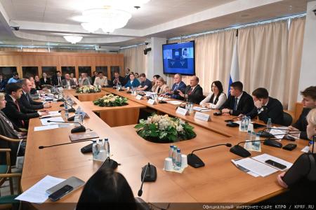 Битва за интеллект на круглом столе КПРФ: как Россия планирует возвращать технологический суверенитет