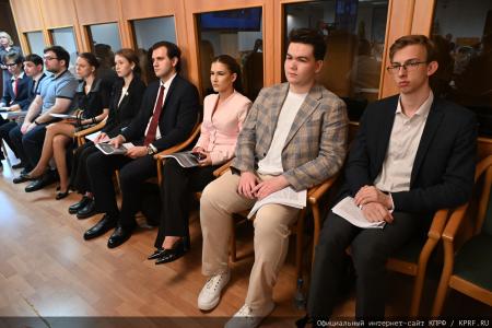 Битва за интеллект на круглом столе КПРФ: как Россия планирует возвращать технологический суверенитет