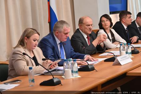 Битва за интеллект на круглом столе КПРФ: как Россия планирует возвращать технологический суверенитет